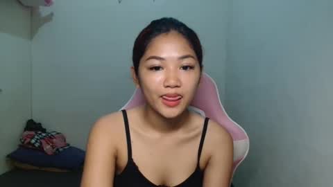 Snapshot of yosufloversweet chatting on 05/18/26, 03:57 fin online show from 05/18/26, 03:57