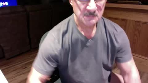 Snapshot of you234 chatting on 01/05/25, 06:35 you234 online show from 01/05/25, 06:35