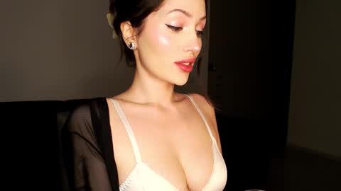 Snapshot of you_deserve chatting on 09/21/25, 06:15 Sophie online show from 09/21/25, 06:15