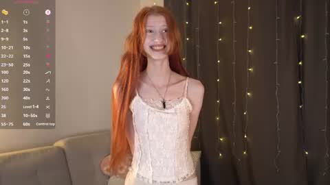 Snapshot of you_fell_in_love chatting on 07/09/26, 08:24 Elizabeth brunette -- Darline blonde online show from 07/09/26, 08:24