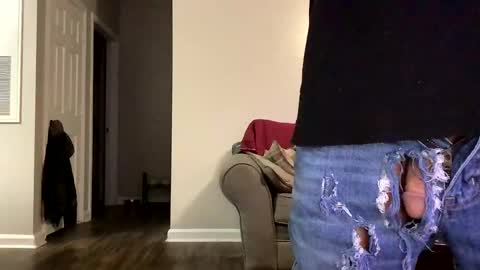 Snapshot of youneverknowimight2 chatting on 10/29/25, 02:47 kindahorny online show from 10/29/25, 02:47