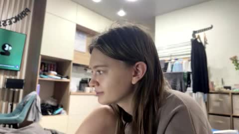 Snapshot of younona chatting on 02/13/26, 07:43 Anna and Luna online show from 02/13/26, 07:43