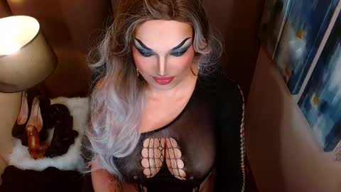 QUEEN MADISON  online show from 02/13/26, 07:37