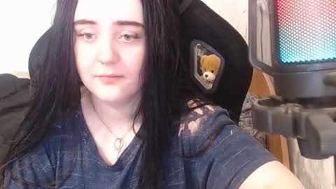 your_8a8y online show from 03/04/25, 06:37