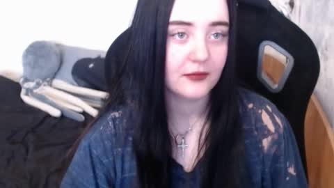 your_8a8y online show from 03/06/25, 06:19