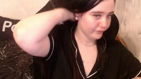 your_8a8y online show from 10/15/25, 06:02