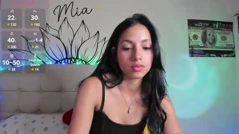 Snapshot of your_beck chatting on 02/23/25, 10:53 mia3 online show from 02/23/25, 10:53