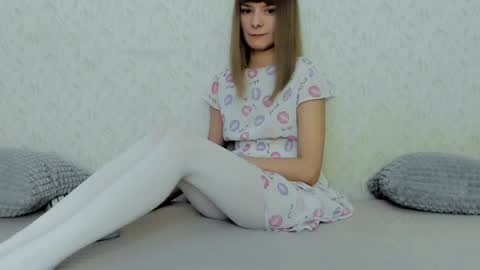Snapshot of your_caramelka chatting on 12/02/24, 05:37 Lily online show from 12/02/24, 05:37