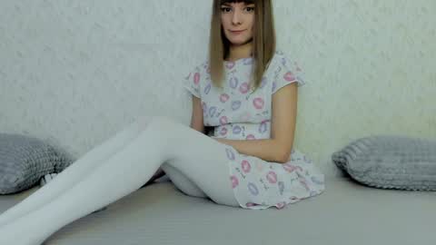 Snapshot of your_caramelka chatting on 12/04/24, 05:27 Lily online show from 12/04/24, 05:27