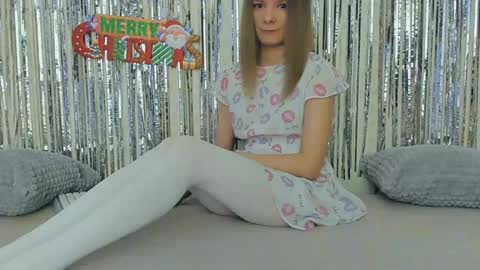 Snapshot of your_caramelka chatting on 12/26/24, 05:15 Lily online show from 12/26/24, 05:15