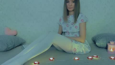 Snapshot of your_caramelka chatting on 02/17/25, 07:37 Lily online show from 02/17/25, 07:37