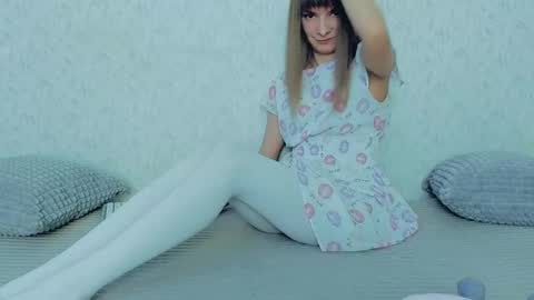 Snapshot of your_caramelka chatting on 02/18/25, 06:59 Lily online show from 02/18/25, 06:59