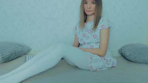 Snapshot of your_caramelka chatting on 02/27/25, 05:02 Lily online show from 02/27/25, 05:02