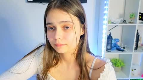 Julia Next stream  online show from 05/13/26, 07:33