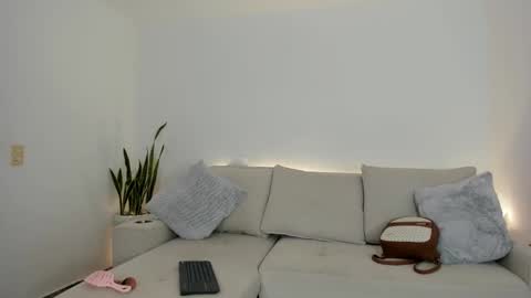 Eliza online show from 02/19/25, 10:31