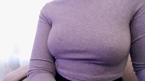 Snapshot of your_freya chatting on 02/15/25, 12:22 Freya online show from 02/15/25, 12:22