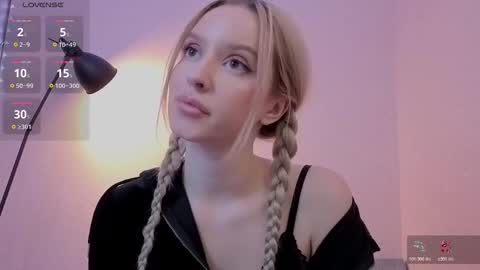 Snapshot of your_fucking_babby chatting on 10/22/25, 09:14 Olivia online show from 10/22/25, 09:14