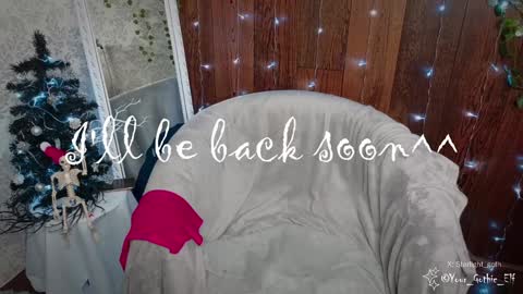 Snapshot of your_gothic_elf chatting on 12/27/24, 04:36 Stella online show from 12/27/24, 04:36