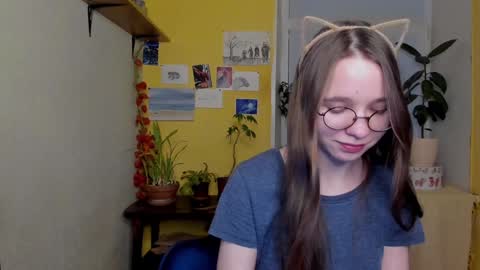 Snapshot of your_leslie chatting on 12/28/24, 04:09 Leslie online show from 12/28/24, 04:09