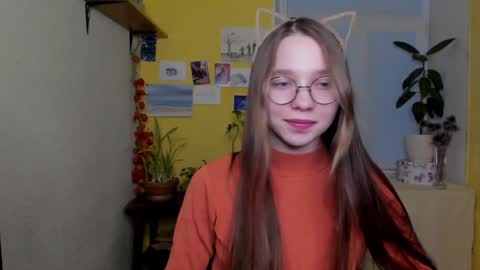 Snapshot of your_leslie chatting on 01/03/25, 03:44 Leslie online show from 01/03/25, 03:44