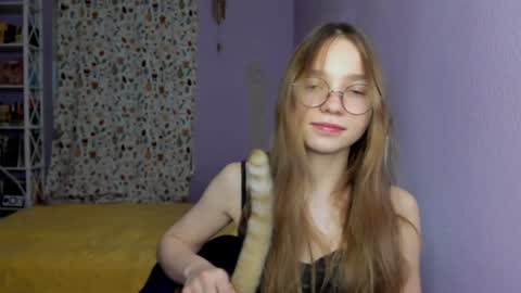 Snapshot of your_leslie chatting on 02/01/25, 04:54 Leslie online show from 02/01/25, 04:54