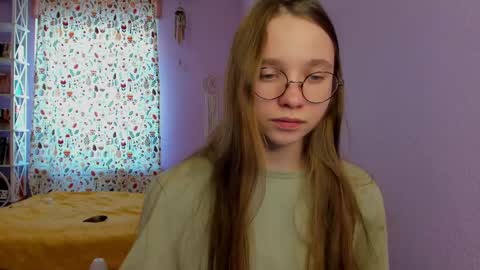 Snapshot of your_leslie chatting on 02/19/25, 11:06 Leslie online show from 02/19/25, 11:06