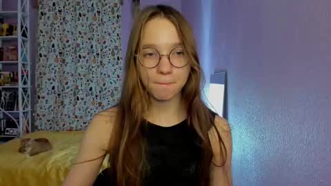 Snapshot of your_leslie chatting on 02/24/25, 04:26 Leslie online show from 02/24/25, 04:26