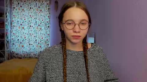 Snapshot of your_leslie chatting on 02/25/25, 02:00 Leslie online show from 02/25/25, 02:00