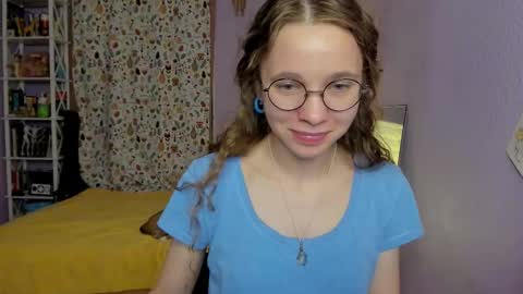 Snapshot of your_leslie chatting on 09/14/25, 12:10 Leslie online show from 09/14/25, 12:10