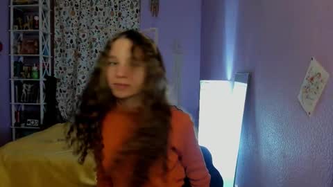 Snapshot of your_leslie chatting on 09/16/25, 09:49 Leslie online show from 09/16/25, 09:49