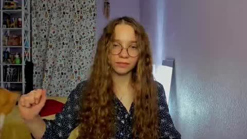 Snapshot of your_leslie chatting on 09/27/25, 12:48 Leslie online show from 09/27/25, 12:48