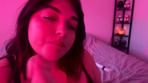 Snapshot of your_lexi_rose_ chatting on 06/17/26, 12:35 Your Lexi rose online show from 06/17/26, 12:35