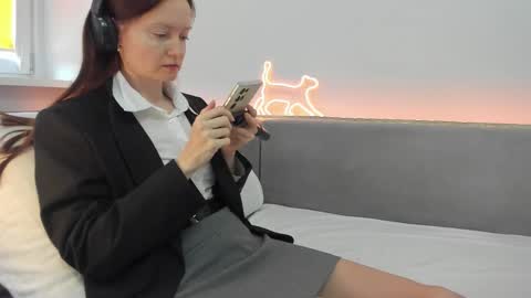 Snapshot of your_librarian chatting on 02/20/26, 11:11 Your Librarian online show from 02/20/26, 11:11