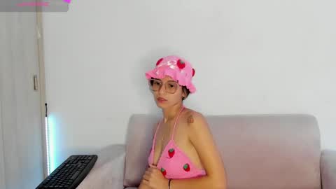 Snapshot of your_lilacute1 chatting on 12/23/24, 10:42 Lila online show from 12/23/24, 10:42