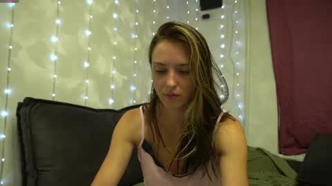 Snapshot of your_little_flexible_girl chatting on 07/19/26, 08:12 Meri online show from 07/19/26, 08:12
