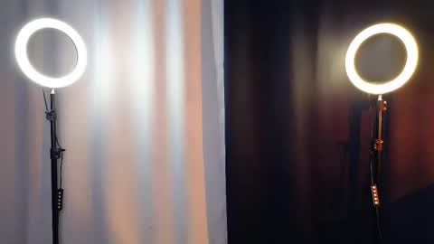 Snapshot of your_littlecharlotte chatting on 10/21/25, 11:27 Alex The next broadcast is on online show from 10/21/25, 11:27