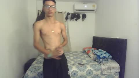 your_master7 online show from 04/08/26, 03:28