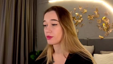 Jessica Loyd online show from 01/25/25, 02:58