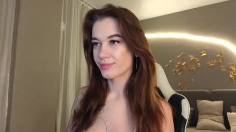 Jessica Loyd online show from 10/30/25, 02:46