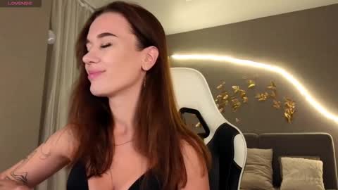 Jessica Loyd online show from 11/27/25, 02:13