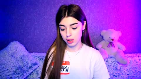 Snapshot of your_moon18 chatting on 12/15/24, 09:42 Zarina online show from 12/15/24, 09:42