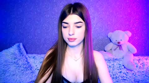 Snapshot of your_moon18 chatting on 12/19/24, 05:40 Zarina online show from 12/19/24, 05:40