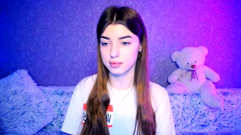 Snapshot of your_moon18 chatting on 12/24/24, 06:33 Zarina online show from 12/24/24, 06:33