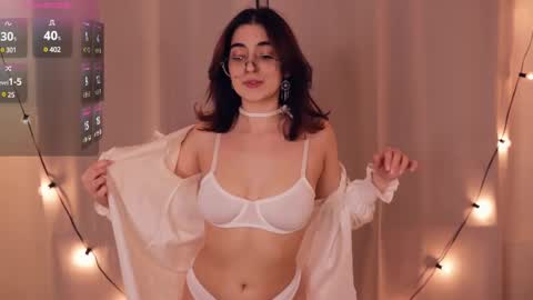 Snapshot of your_reward chatting on 02/18/25, 01:22 Luna online show from 02/18/25, 01:22