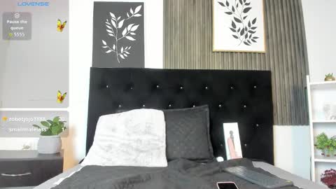 Snapshot of your_submissive_ chatting on 11/19/25, 08:31 your_submissive_ online show from 11/19/25, 08:31