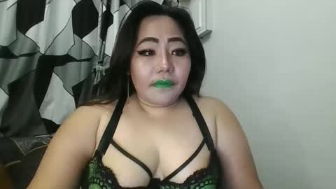 Snapshot of your_unmarriedwife chatting on 11/11/25, 09:53 your_unmarriedwife online show from 11/11/25, 09:53