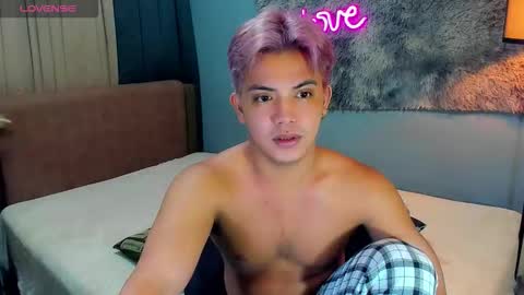 yourasian_bradley online show from 10/26/25, 08:26