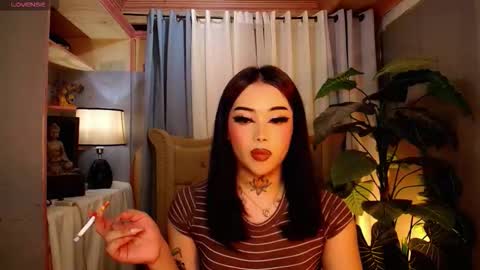 Snapshot of yourasiancockisontop chatting on 11/18/25, 07:46 kim online show from 11/18/25, 07:46