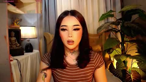 Snapshot of yourasiancockisontop chatting on 11/19/25, 09:09 kim online show from 11/19/25, 09:09