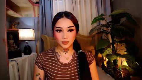 Snapshot of yourasiancockisontop chatting on 11/21/25, 12:04 kim online show from 11/21/25, 12:04